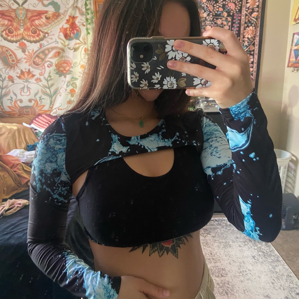 iHeartRaves Black and Blue Splash Cutout Long Sleeve Crop Top